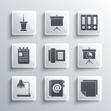 Adres defterini, not etiketlerini, diyagramı, telefonu, masa lambasını, Spiral defteri, Push pin ve Office klasör simgesini ayarlayın. Vektör