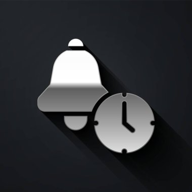 Siyah arkaplanda gümüş alarm simgesi izole edildi. Uyan, kalk konsepti. Zaman işareti. Uzun gölge tarzı. Vektör