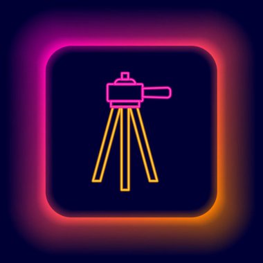 Parlayan neon çizgisi Tripod simgesi siyah arkaplanda izole edildi. Renkli taslak konsepti. Vektör