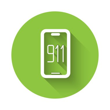 911 'i acil durum ikonuna sahip beyaz cep telefonu uzun gölgeli arka plan izole edildi. Polis, ambulans, itfaiye, çağrı, telefon. Yeşil daire düğmesi. Vektör