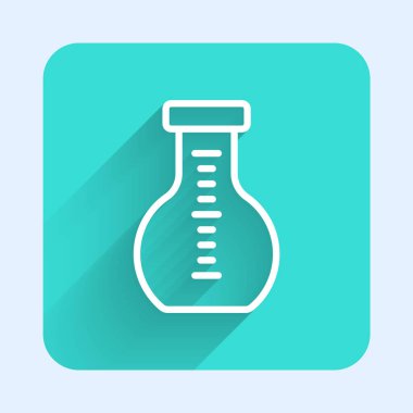 Beyaz çizgi test tüpü ve uzun gölge arkaplan izole edilmiş kimyasal test ikonu. Laboratuvar cam levhası. Yeşil kare düğmesi. Vektör