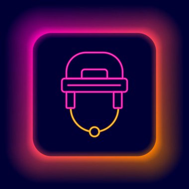 Parlayan neon çizgisi Hokey miğferi simgesi siyah arkaplanda izole edildi. Renkli taslak konsepti. Vektör