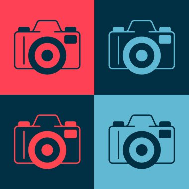 Pop Art Photo kamera simgesi renk arkaplanında izole edildi. Foto kamera. Dijital fotoğrafçılık. Vektör