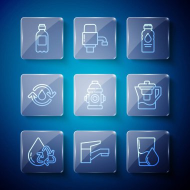 Geri dönüşüm hattı temiz su, su musluğu, su bardağı, bir şişe su, yangın musluğu ve sürahi filtre ikonu ayarlayın. Vektör