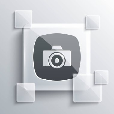 Gri fotograf makinesi simgesi gri arkaplanda izole edildi. Foto kamera. Dijital fotoğrafçılık. Kare cam paneller. Vektör