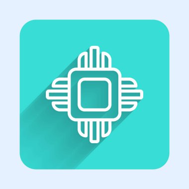 Mikro devreli beyaz çizgi bilgisayar işlemcisi uzun gölge arkaplan ile izole edilmiş işlemci simgesi. Devre kartlı çip ya da işlemci. Mikro işlemci. Yeşil kare düğmesi. Vektör