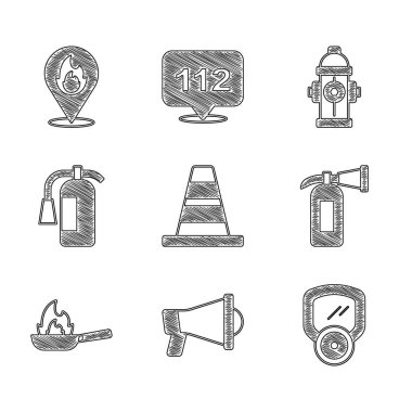 Trafik konisini, megafonu, gaz maskesini, yangın söndürücüyü, yangın söndürücüyü, yangın musluğunu ve konum alevi ikonunu ayarlayın. Vektör
