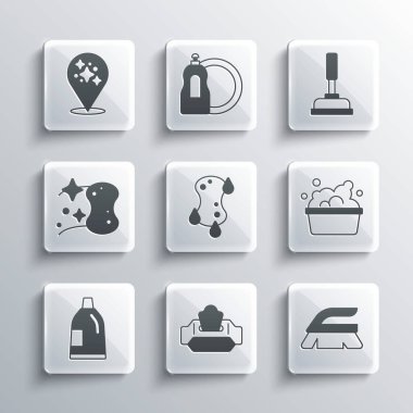 Islak mendil paketini, temizlik fırçasını sabun köpüklü havuzu, süngeri, şişe ajansını, ev servisini ve plastik pompa ikonunu ayarla. Vektör