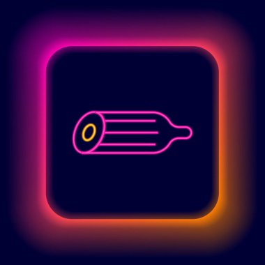 Parlayan neon hattı. Siyah zemin üzerinde taze salatalık simgesi izole edilmiş. Renkli taslak konsepti. Vektör