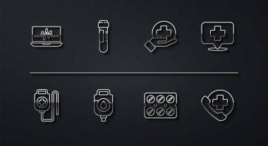 Dizüstü bilgisayarı kardiyogramla, serum torbasıyla, harita işaretleyicisi çapraz hastanesi, haplar, tüp kan testi, acil telefon çağrısı ve Cross tıbbi ikonu ile ayarlayın. Vektör