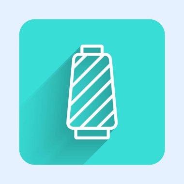 Makarna simgesine uzun gölgeli beyaz çizgili dikiş ipliği. İplik makarası. İplik kutusu. Yeşil kare düğmesi. Vektör.