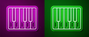 Parlayan neon çizgisi Müzik sentezleyici simgesi mor ve yeşil arkaplanda izole edildi. Elektronik piyano. Vektör