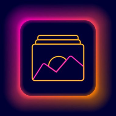 Parlayan neon çizgisi Resim çerçeve simgesi siyah arkaplanda izole edildi. Vintage boş fotoğraf çerçevesi. Renkli taslak konsepti. Vektör