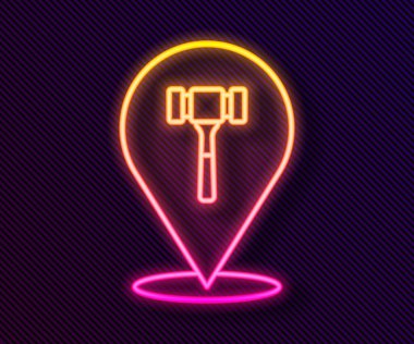 Parlayan neon hattı açık arttırma çekici simgesi siyah arkaplanda izole edildi. Gavel, yargıç ya da müzayedecinin çekici. Teklif süreci, anlaştık. Açık arttırma teklifi. Vektör