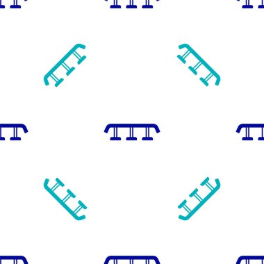 Beyaz zemin üzerinde izole edilmiş demiryolu ikonu olan mavi kaykay merdivenleri. Vektör