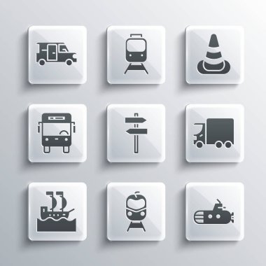 Tren ve demiryolu, denizaltı, kargo kamyonu, trafik levhası, yelkenli, otobüs, Minibus ve trafik konisi ikonu. Vektör