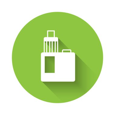 Beyaz Vape mod aygıt simgesi uzun gölge arkaplanı ile izole edildi. Tüttürme aleti. Buharlaştırıcı Cihaz. Yeşil daire düğmesi. Vektör