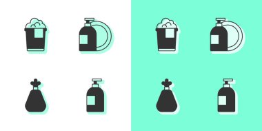 Bulaşık deterjanı şişesi, köpüklü kova, çöp torbası ve ikon hazırla. Vektör