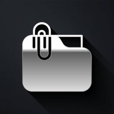 Siyah arkaplan üzerinde ataç simgesi olan gümüş dosya. Muhasebe klasörü sembolü. Muhasebe yönetimi. Uzun gölge tarzı. Vektör.