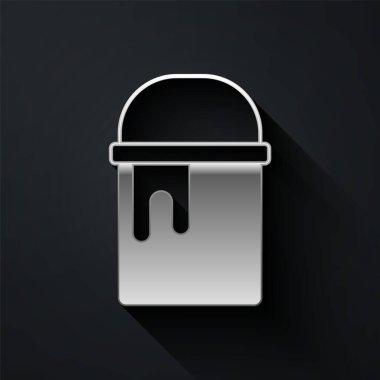 Siyah arkaplanda izole edilmiş gümüş boya kovası simgesi. Uzun gölge tarzı. Vektör
