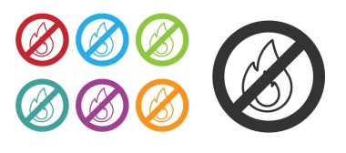 Beyaz arkaplanda siyah ateş simgesi yok. Yangın yasağı ve yasak. Simgeleri renklendirin. Vektör