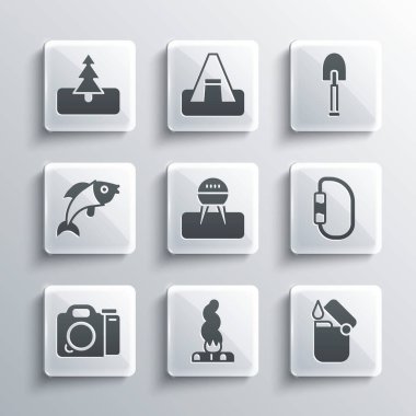 Kamp Ateşi Karabinalı Barbekü Izgara Fotoğraf Makinası Balık Ağacı ve Kürek simgesini ayarlayın. Vektör.