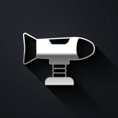 Oyun parkındaki Silver Swing uçağı siyah arka planda izole edilmiş. Uçaklı atlıkarınca çocukları. Eğlence ikonu. Uzun gölge tarzı. Vektör.