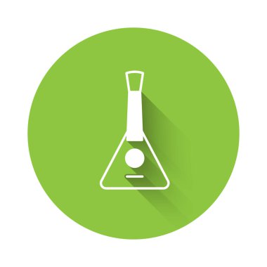 Beyaz müzikal enstrüman balalayka simgesi uzun gölge arkaplan izole. Yeşil daire düğmesi. Vektör.