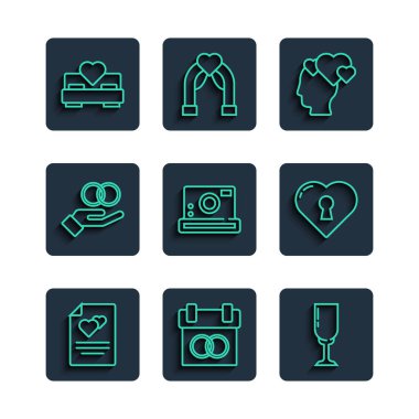 Şampanyalı Takvim Kart Takvimi Fotoğraf makinesi yüzüklü Alyanslar Yatak odası ve Kalp deliği ikonu. Vektör.