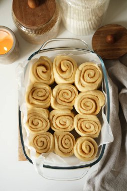 Ev yapımı tarçınlı rulo.