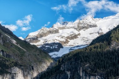 Bernese Alps dağ bölgesi Grindelwald, İsviçre 'den izlendi
