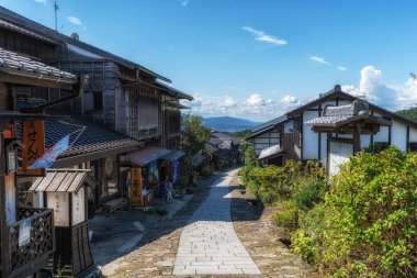 Magome kasabası, Kiso Vadisi 'nin ünlü Nakasendo Patikası' ndaki eski bir posta kasabasıdır. Magome, Japonya 'da çekildi. 24 Eylül 2024 'te çekildi.