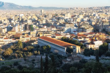 Atina 'nın panoramik manzarası Antik Agora ile tepeden görülüyor. Atina, Yunanistan 'da çekildi