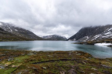 djupvatnet Gölü manzaralı ünlü manzaralı güzergah boyunca Norveç 'teki Geiranger-Trollstigen' den 63.