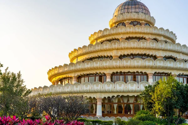 Бангалор Индия 2023 Закрытие Красивой Архитектуры Крыши Art Living Ashram — стоковое фото