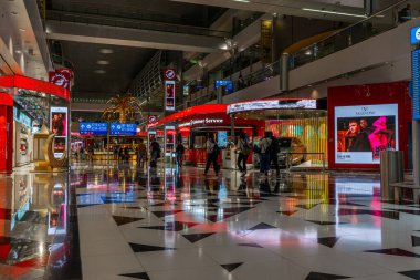 DUBAI, BAE - 26.03.2023: Dubai Uluslararası Havaalanı 'nın dahili çekimi. Yüksek kalite fotoğraf