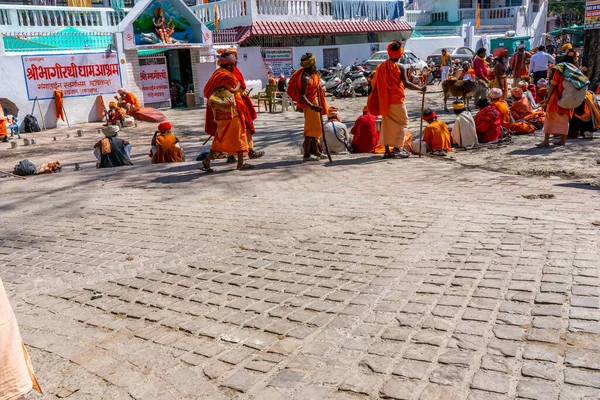 Rishikesh Indie 2023 Hinduscy Pielgrzymi Pobliżu Świątyni Rishikesh Uttarakhand Tak — Zdjęcie stockowe