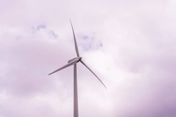 Wind Turbine Generating Electricity Clean Energy Cloud Sunlight Background Sky — Stock Photo, Image