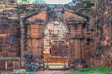 San Ignacio Mini, Misiones, Arjantin Harabeleri 'nin duvarındaki detaylar.