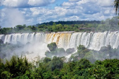 Iguazu Şelaleleri 'nin ana şelaleleri, Misiones, Arjantin