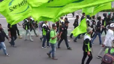 Jakarta, Endonezya - 22 Eylül 2022: Omnibus Yasası veya İş Bulma Yasası veya UU Cipta Kerja 'ya karşı Cakarta' ya karşı gösteri veya protesto.