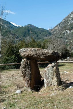 Pireneler 'de bir Dolmen keşfetmek, Tarih Öncesi Yolculuk