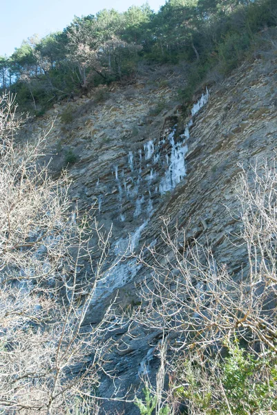 Río Congelado Cascadas Paisaje Montaña — Foto de Stock