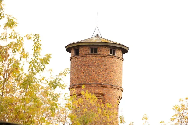 Opuszczona Wieża Ciśnień Obiekt Przemysłowy — Zdjęcie stockowe