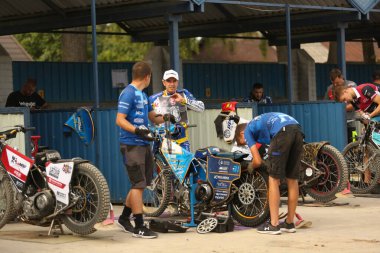 DAUGAVPILS, LATVIA - 10 Eylül 2023 Letonya Açık Yarış Pisti Şampiyonası. Irkın bölümleri