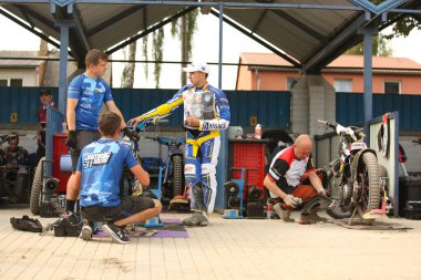 DAUGAVPILS, LATVIA - 10 Eylül 2023 Letonya Açık Yarış Pisti Şampiyonası. Irkın bölümleri