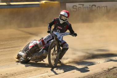 DAUGAVPILS, LATVIA - 12 Mayıs 2024: SEC Challenge yarışı. Yarış pistinde yarışçılar