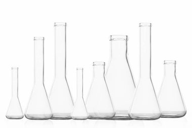 Laboratuvar mataraları, cam kavanozlar, laboratuvar, beyaz arka plan.