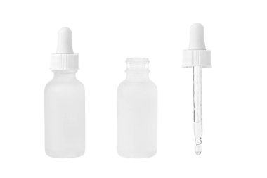 Kapalı ve açık kavanozlu kozmetik kavanozları. Beyaz arka planda izole edilmiş. Hyaluronik asit. Sıvı. Jel, nemlendirici.