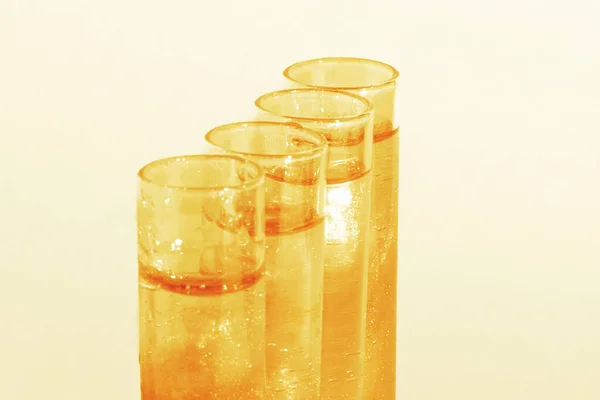 Provetta Con Oro Liquido Glitter Vernice Liquido Paillettes Ricerca Laboratorio — Foto Stock
